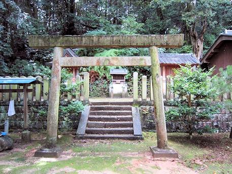 弘仁寺の滝蔵神社