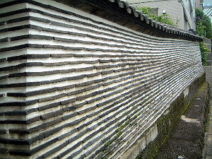 報土寺の練塀