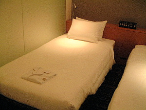 ザ・ビー赤坂の客室ベッド