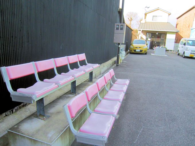 旧広島市民球場の観戦ベンチ