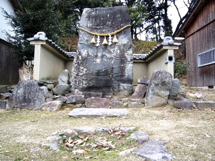 豊浦の立石