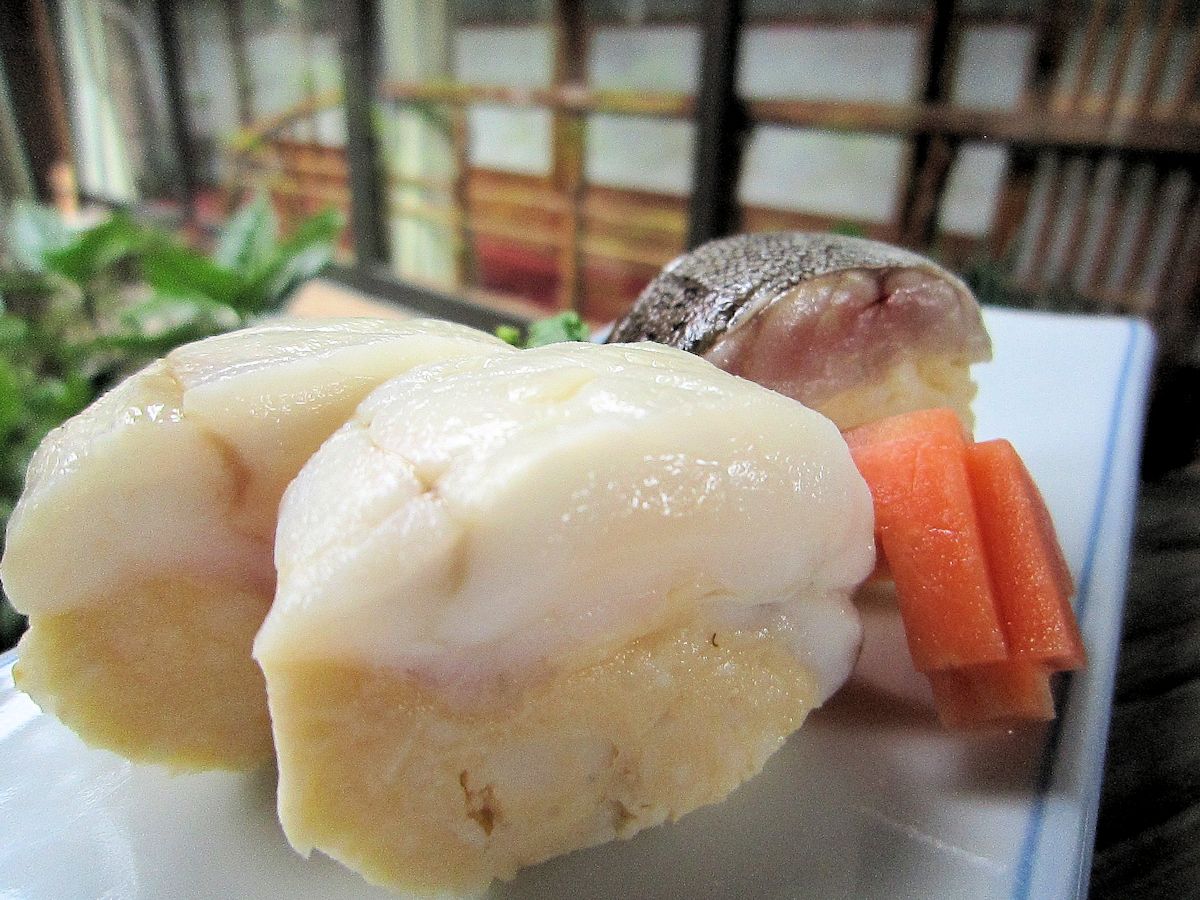 キアンコウの黄身寿司