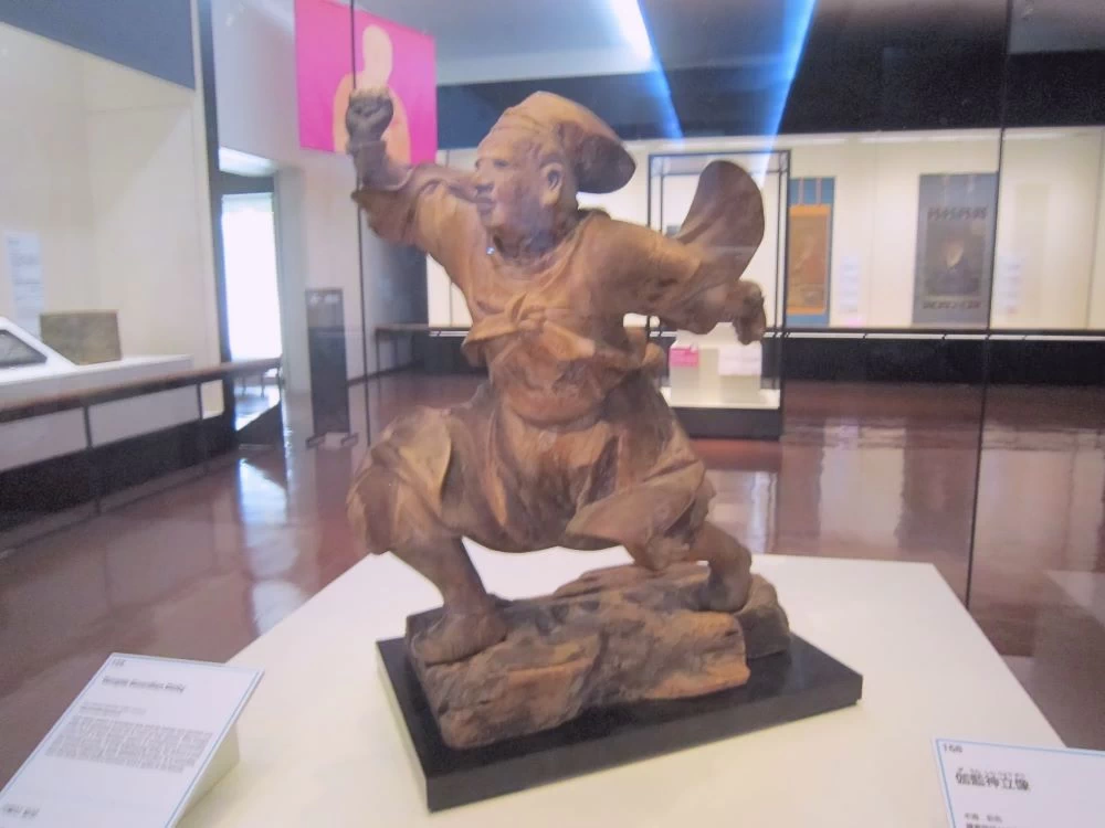 奈良国立博物館の伽藍神立像