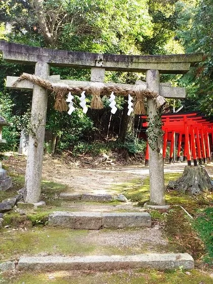 伊射奈岐神社の稲荷社