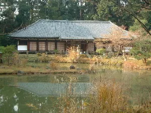 浄瑠璃寺本堂と宝池