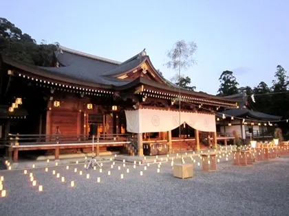 観月祭の大神神社祈祷殿