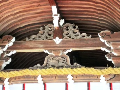大神神社拝殿の蛙股