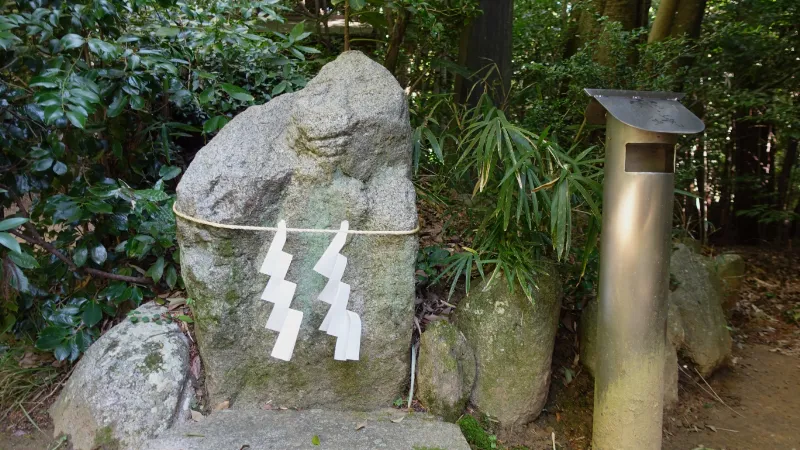 飛鳥坐神社の猿石