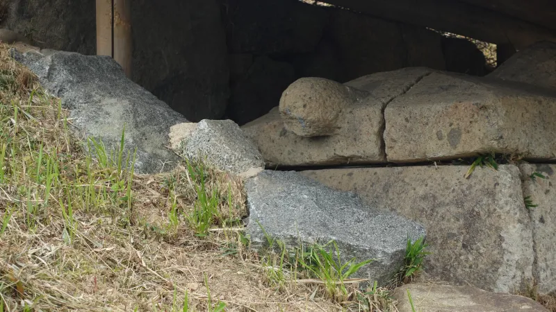 芝塚２号墳の移築石棺