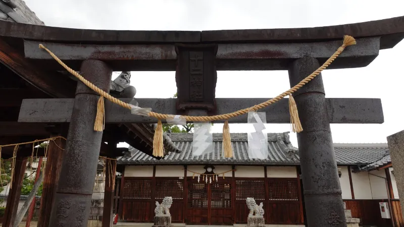 十二社神社の鋳鉄鳥居