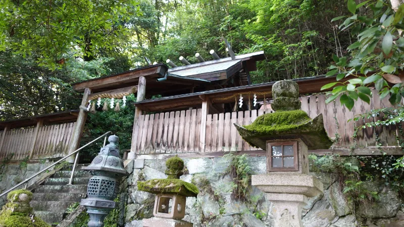 水分神社の石燈籠