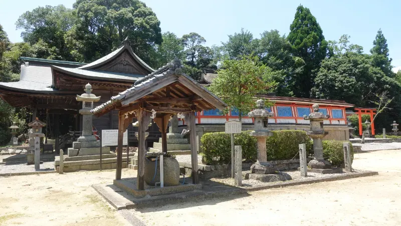 山添村の神波多神社