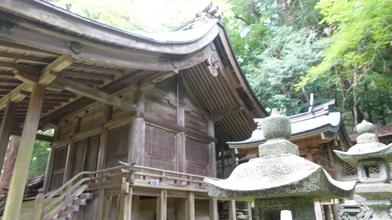 飛鳥川上坐宇須多伎比売命神社の拝殿