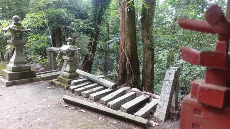 飛鳥川上坐宇須多伎比売命神社の瑞垣
