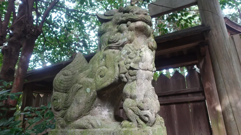 加夜奈留美命神社の狛犬