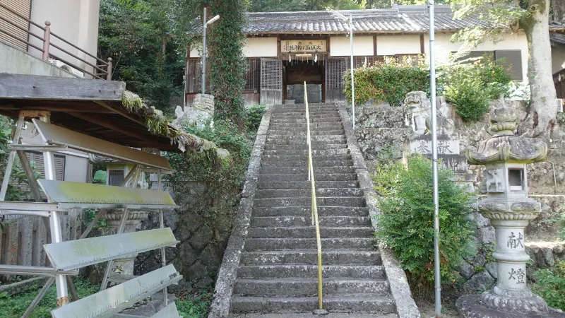 穴虫の大坂山口神社
