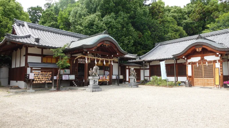 鹿島神社拝殿と社務所