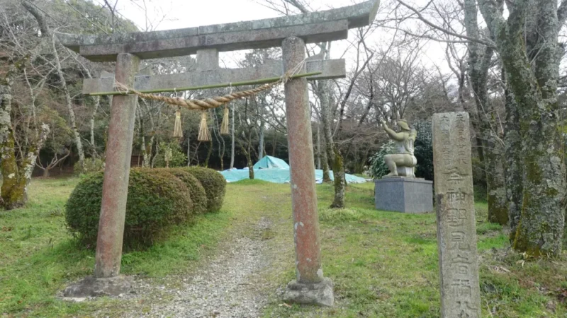 桜井市穴師の相撲神社