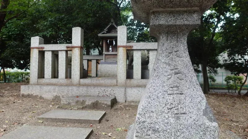 天太玉命神社の境内社