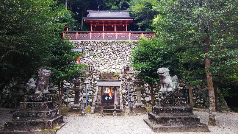 瀧蔵神社本殿