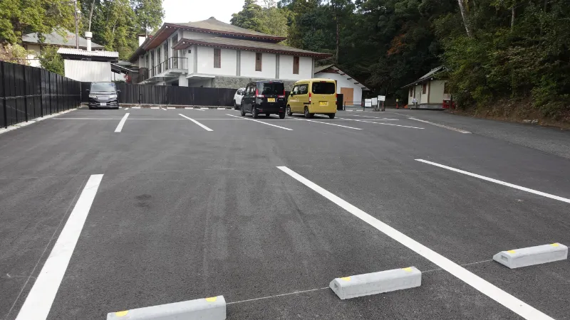 石上神宮の駐車場