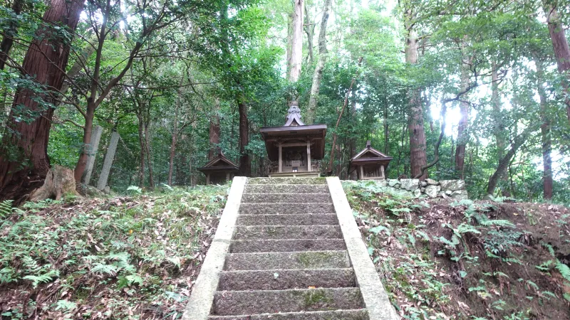 葛上神社の本殿