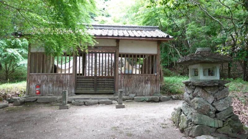 小島町御霊神社拝殿