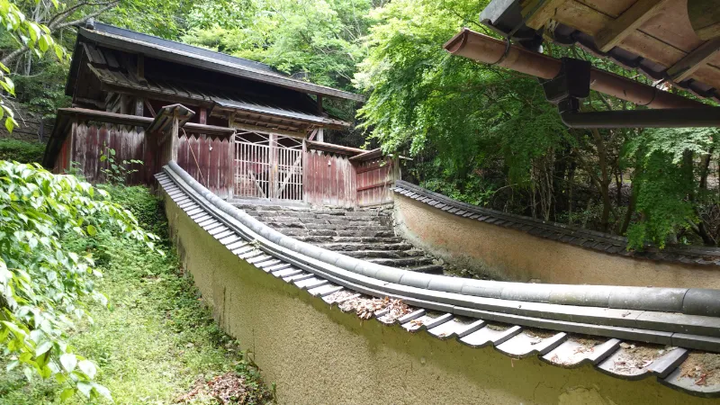 小島町御霊神社の本殿
