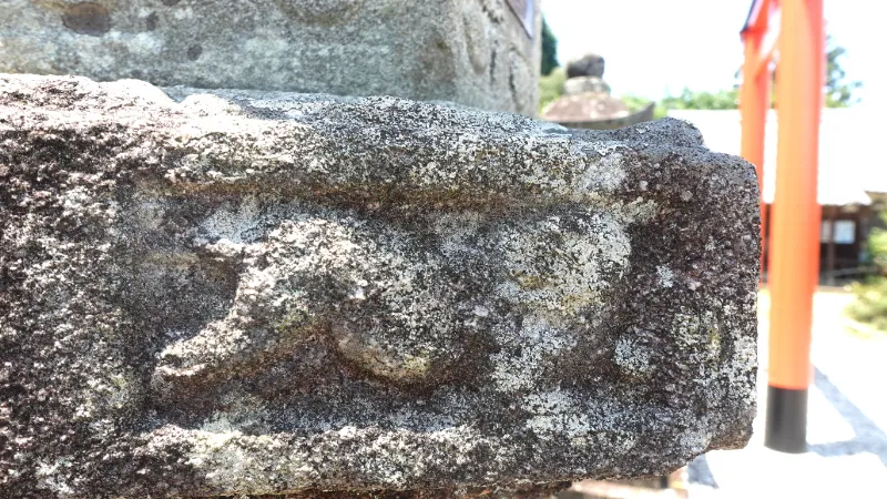 石燈籠の走り獅子