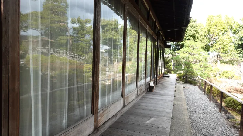 吉城園の手延べガラス・手打ガラス