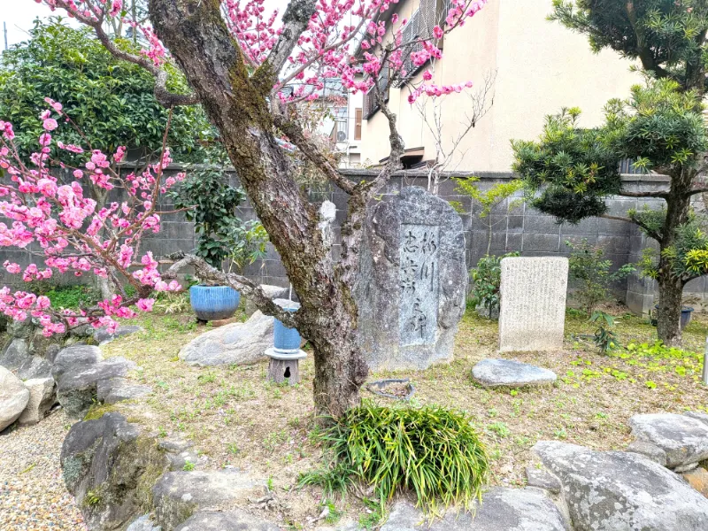 三輪の茶屋・梅川忠兵衛石碑